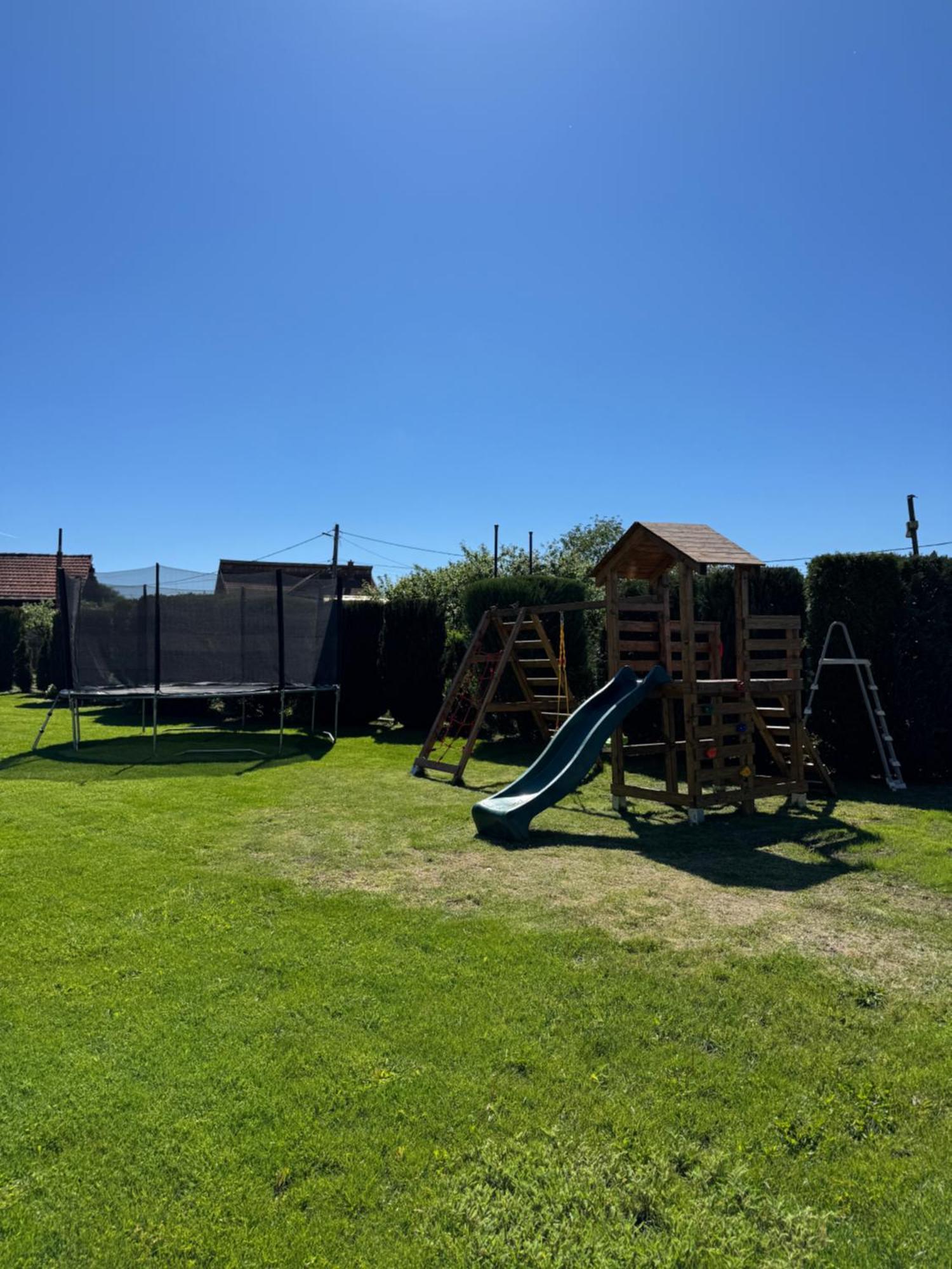 Pensiunea Xinela Baia de Fier Exteriör bild